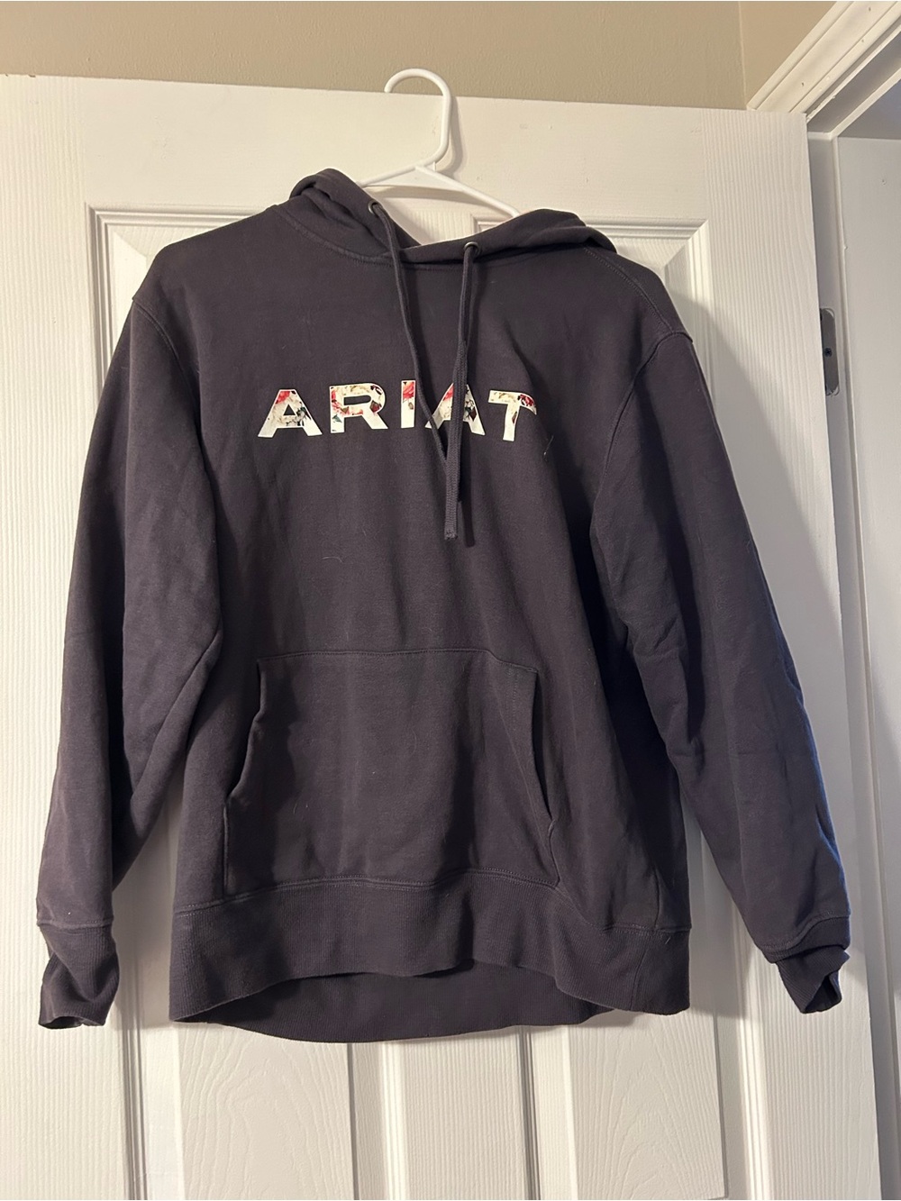 Ariat charcoal gray pullover hoodie with logo